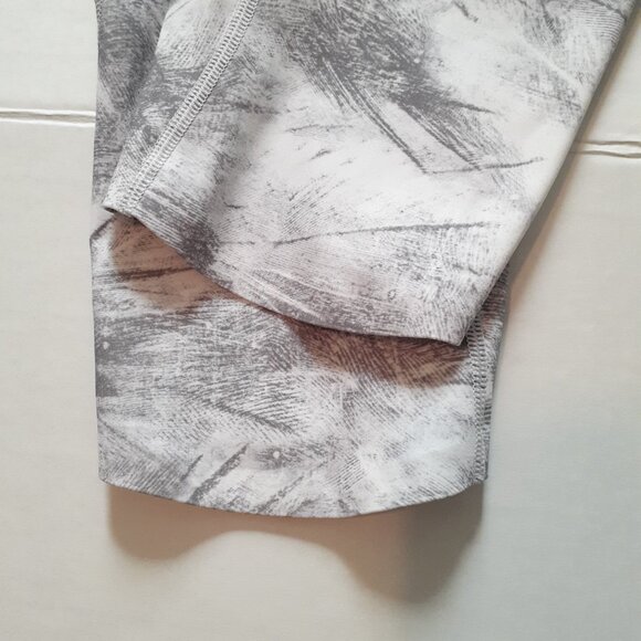 Lululemon Pace Perfect Crop (17") Breeze By White Light Cast / Light Cast Size 8 - Picture 10 of 14